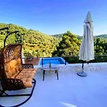 بيت للعطل Mit Privaten Pools Und Meerblick By Interhome *
