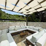 Mit Privaten Pools Und Meerblick By Interhome مدينة سكياثوس