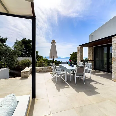 بيت للعطل Mit Privaten Pools Und Meerblick By Interhome