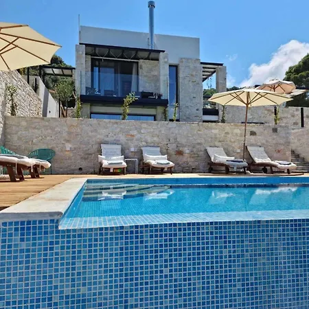 Mit Privaten Pools Und Meerblick By Interhome بيت للعطل *
