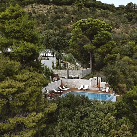 Mit Privaten Pools Und Meerblick By Interhome Сasa de vacaciones