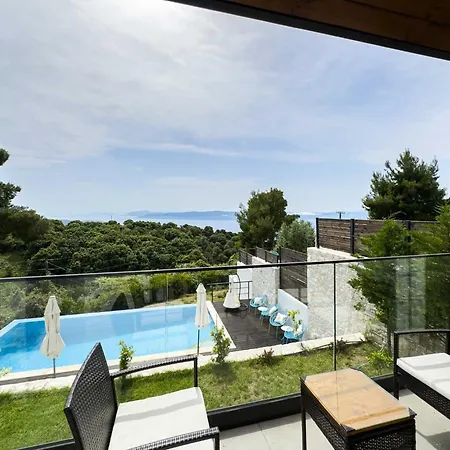 Semesterbostad Mit Privaten Pools Und Meerblick By Interhome