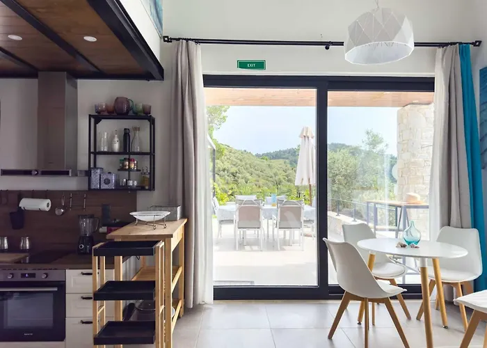 Mit Privaten Pools Und Meerblick By Interhome Сasa de vacaciones Skiathos