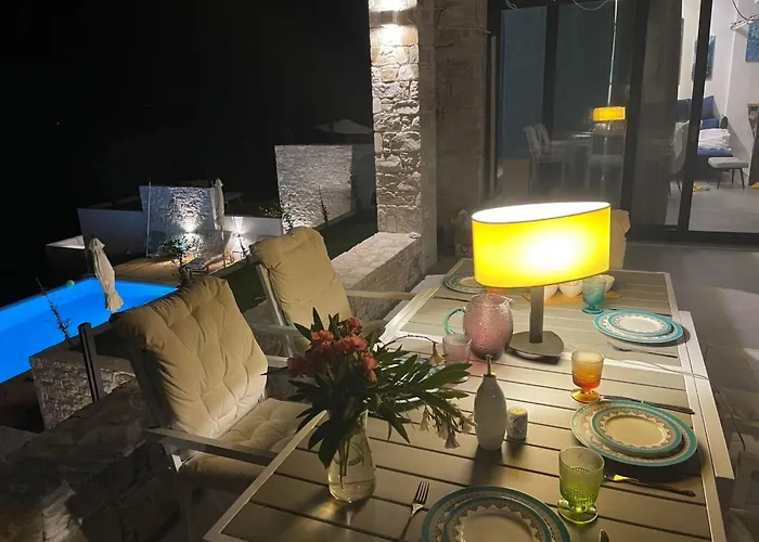 펜션 Mit Privaten Pools Und Meerblick By Interhome