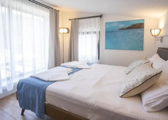 Mit Privaten Pools Und Meerblick By Interhome * 스키아토스 타운