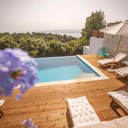 Mit Privaten Pools Und Meerblick By Interhome Case de vacanță Skiathos