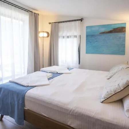 Mit Privaten Pools Und Meerblick By Interhome * 스키아토스 타운