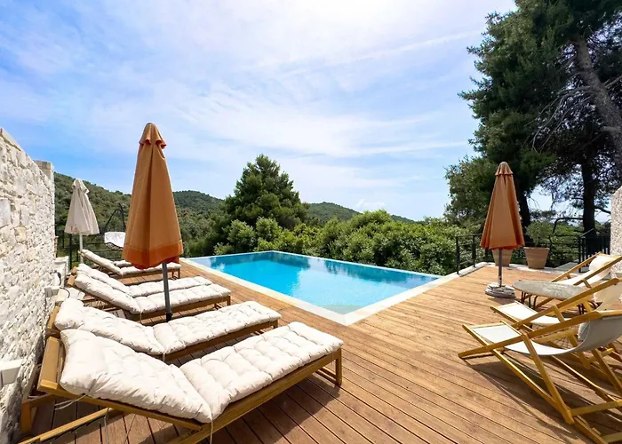 Case de vacanță Mit Privaten Pools Und Meerblick By Interhome *