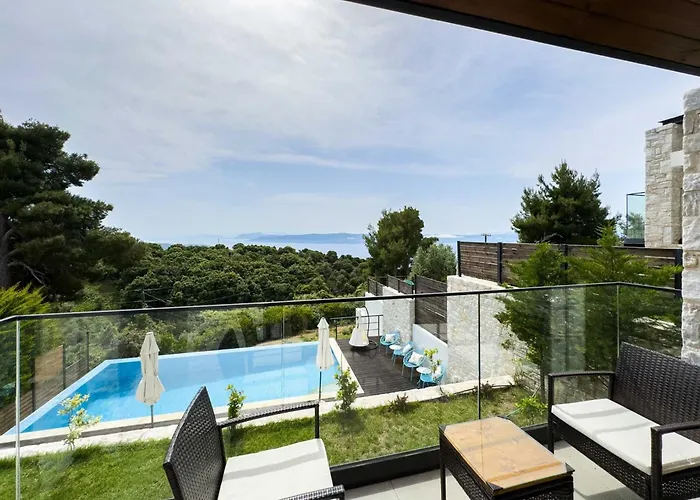 Case de vacanță Mit Privaten Pools Und Meerblick By Interhome